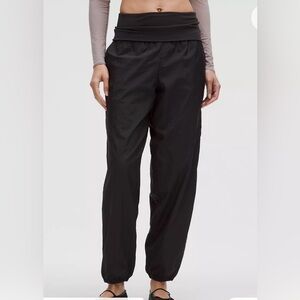 Women's Black yoga pants 
 Black size 6